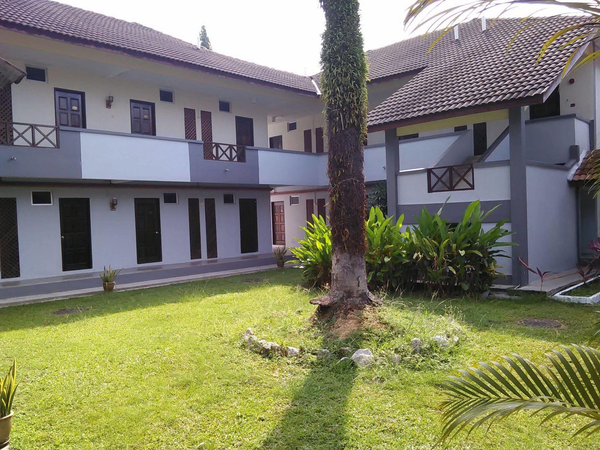 Oyo 44020 Kejora Garden Resort Kampong Pasir Bogak Екстериор снимка